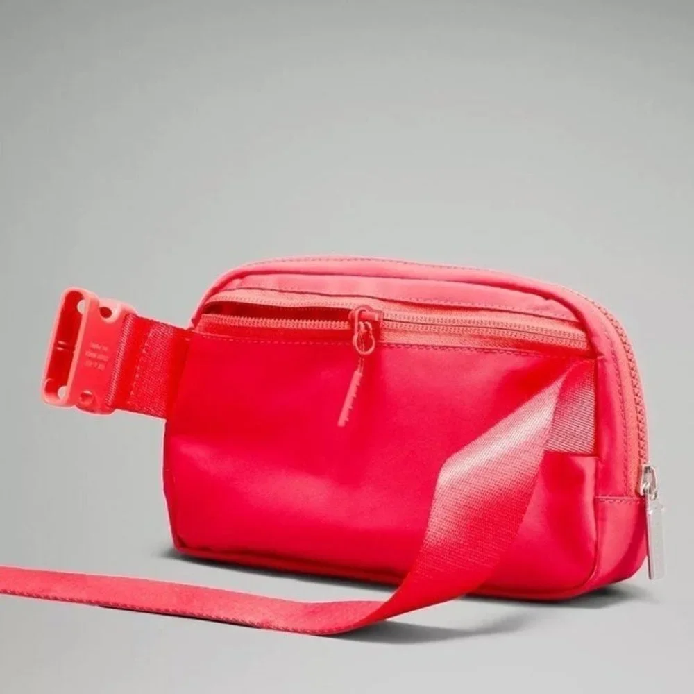 Lululemon Everywhere Belt Bag Pale Raspberry Nwt - Picture 4 of 6